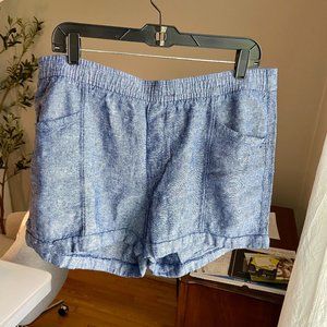 [L] Old Navy High-Waisted Linen-Blend Chambray Shorts in Chambray Blue